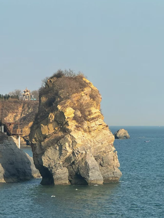 Golden Shores and Sculpted Cliffs: A Day in Dalian’s Jinshitan