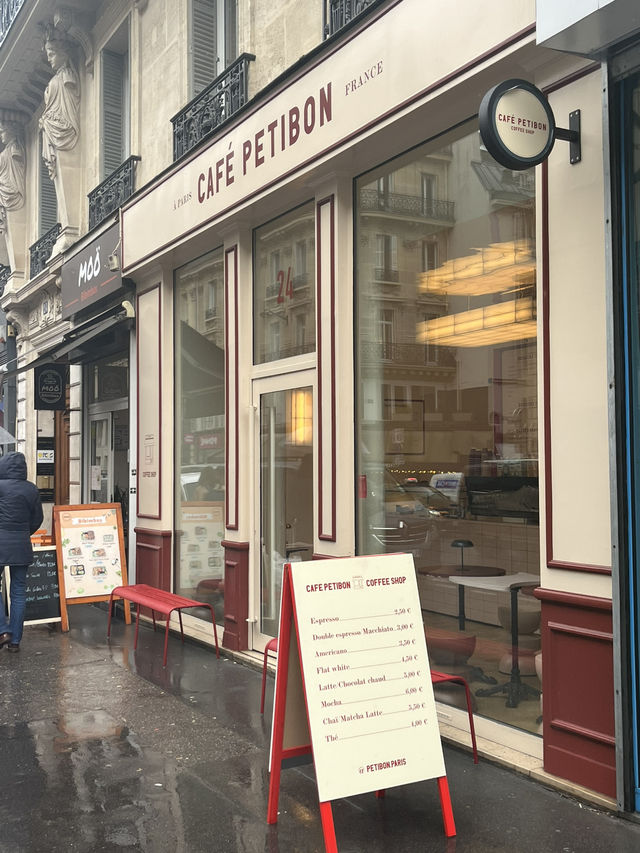 Paris | Cosy coffee shop in Paris with good vibe 