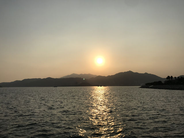 Hong Kong | A Magical Departure from the Pier