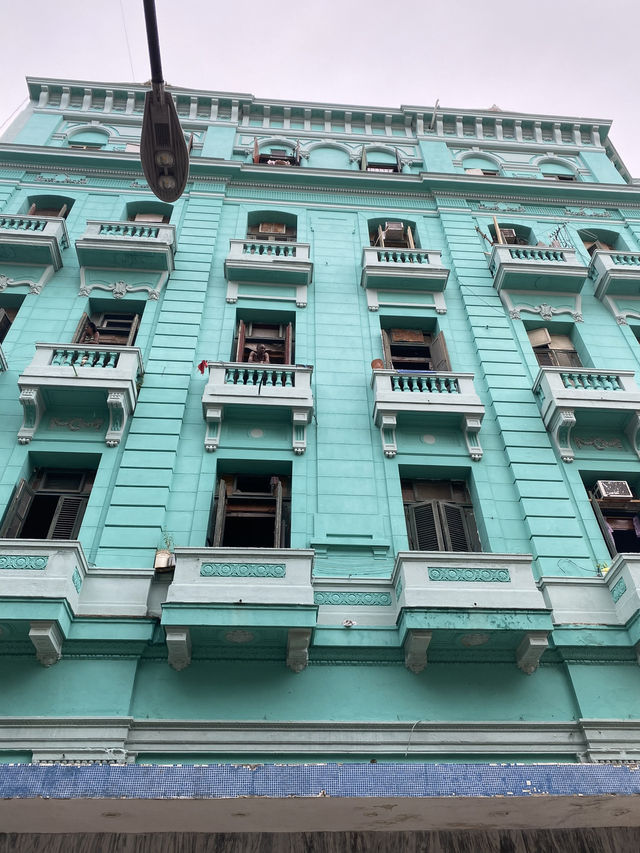 Ready to get a real taste of Havana? This guide hits the vibrant heart of Cuba’s capital