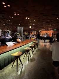 Самый большой Starbucks Shanghai