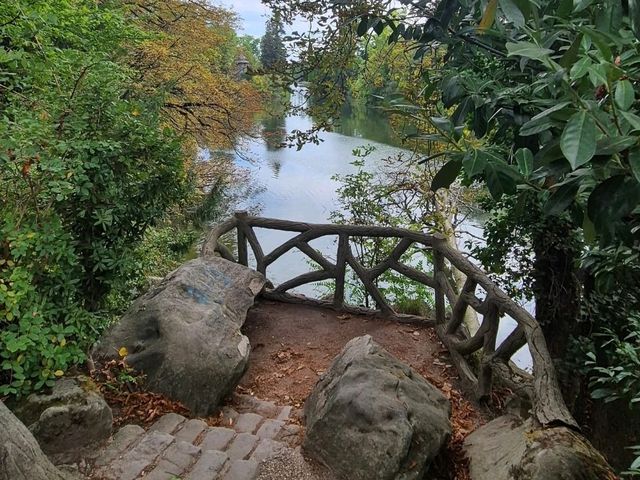 Bois de Boulogne: Must-Do Activities & Halloween Fun 🎃🌳 Bois de Boulogne: Must-Do Activities & Halloween Fun 🎃🌳