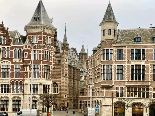 The Wondrous City: The Legend Behind Antwerp’s Name The Wondrous City: The Legend Behind Antwerp’s Name