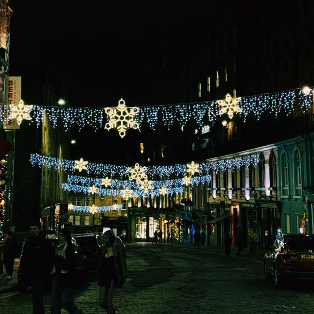 Christmas in Edinburgh: Festive Magic in the Heart of Scotland Christmas in Edinburgh: Festive Magic in the Heart of Scotland