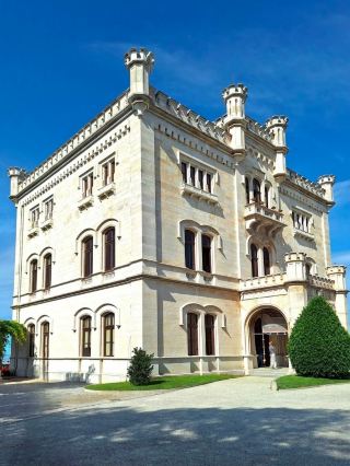 Miramare Castle: Trieste’s Cliffside Fairytale Fortress 🏰✨