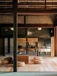 Live in a Japanese drama-like century-old countryside.