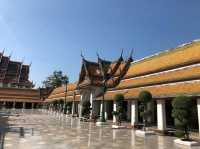 Unveiling Wat Suthat's Serene Grandeur! 🇹🇭