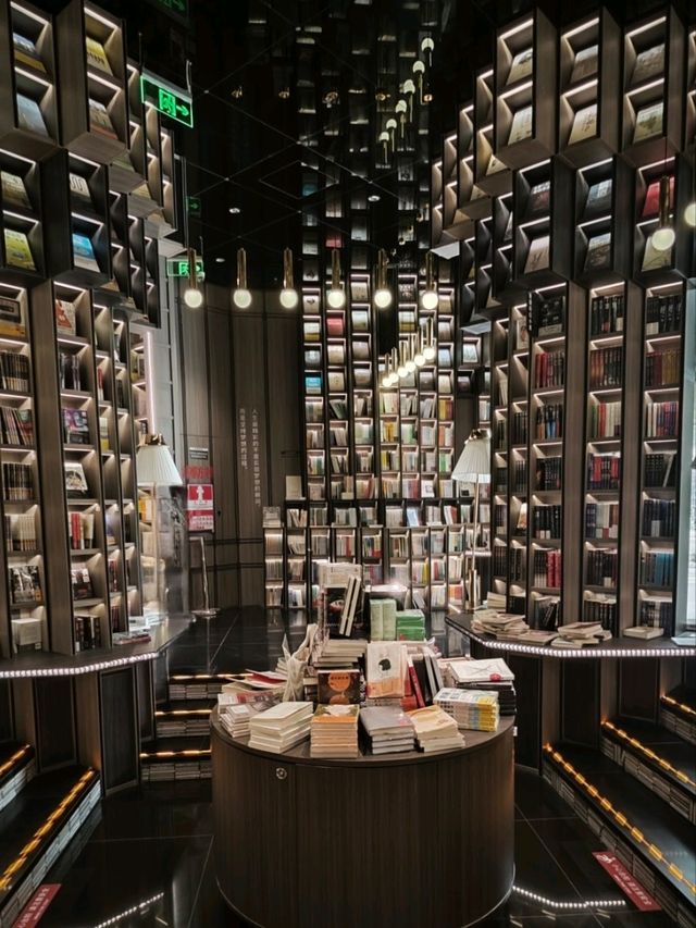 Inspiring spiral bookstore in Shenzhen