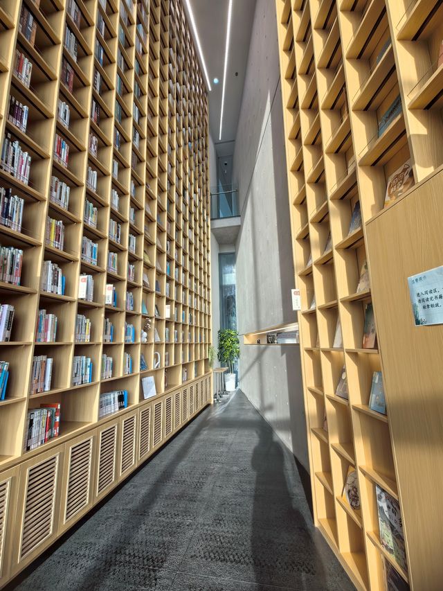 小眾遛娃地|觀展看書兩不誤 小眾遛娃地|觀展看書兩不誤