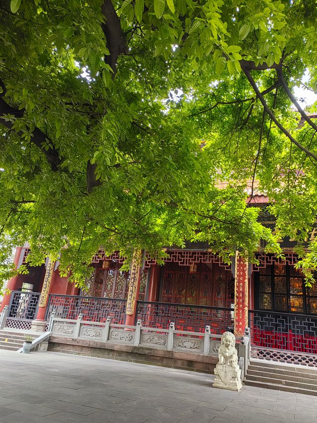假日寺廟一日遊