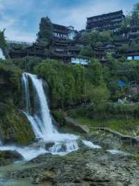 湖南湘西芙蓉鎮｜掛在瀑布上的千年古鎮