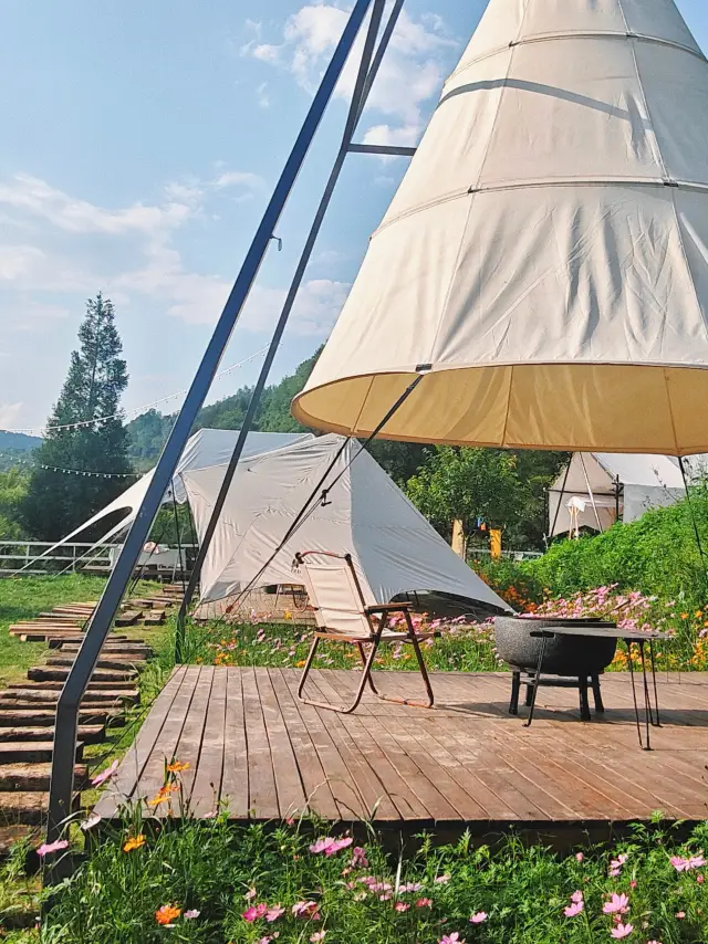 A secluded campsite by the lakeside of Aha Lake near Guiyang