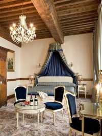 Beaune Bliss: Le Cep Hotel's Cozy Charm 🏨✨