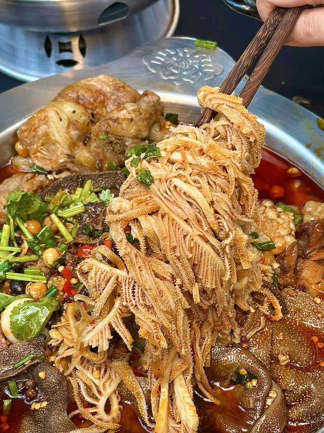 成都！！！老一輩吃了十年的非遺冒菜！！！。