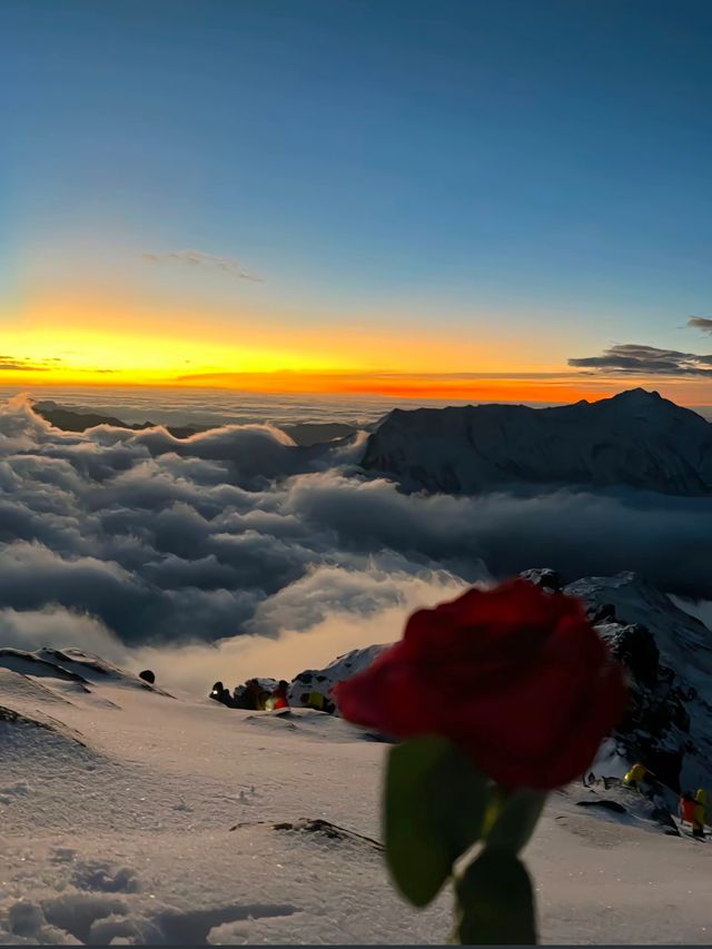 去看一次四姑娘的雪山。