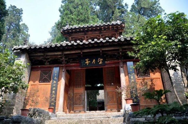 南陽香嚴寺旅遊攻略。