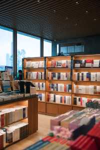沉浸在興隆湖水下書屋的一天