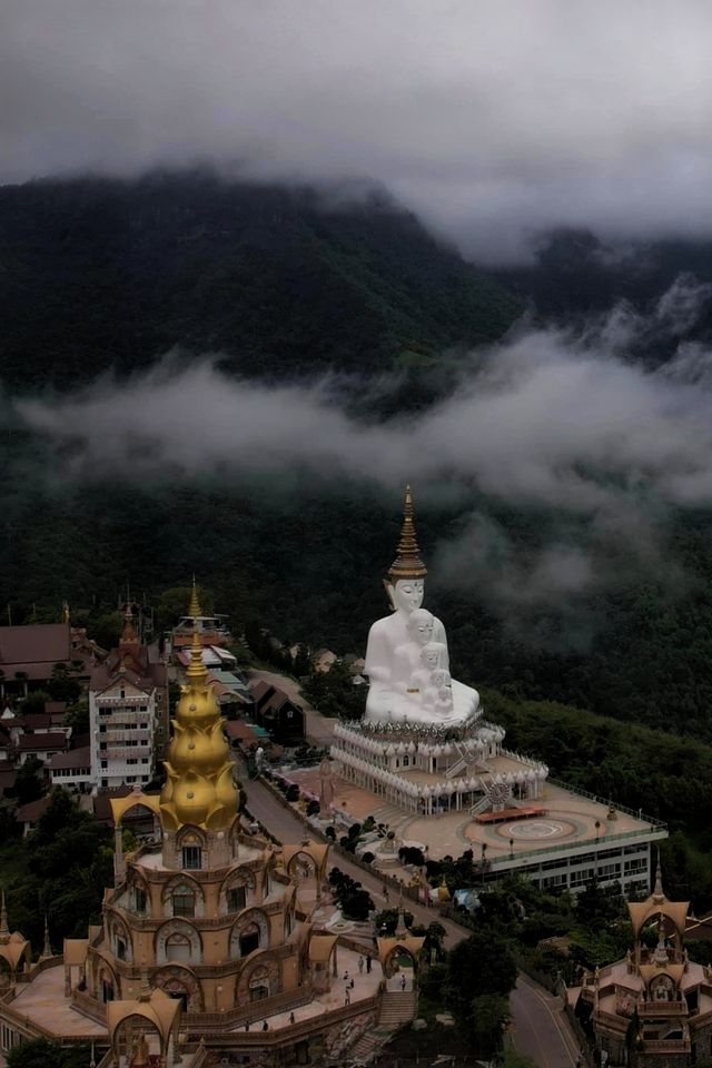 泰國碧差汶藏着的雲海秘境——帕頌橋寺