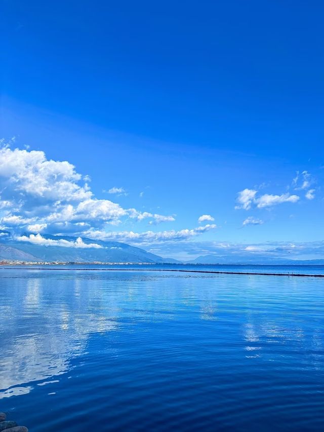 蒼山下，洱海邊