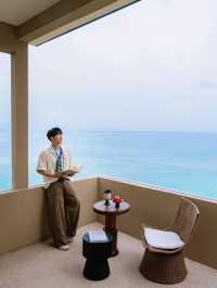 不在國外！深圳這家酒店真的開掛了～大鵬半島的風景完全是next level，陽光下的玻璃海配上細軟沙灘，發朋友圈被問爆是不是出國了！ 