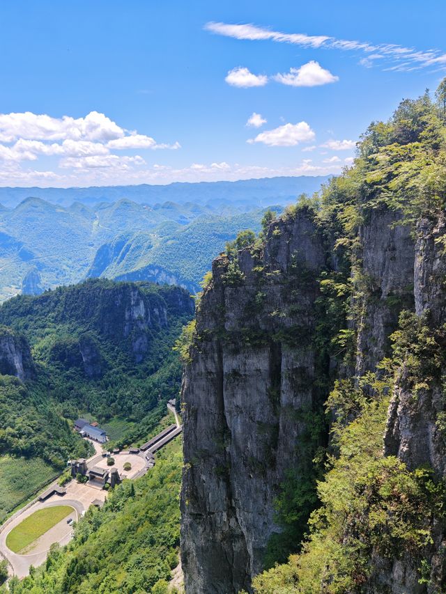 【恩施五日四晚深度旅遊攻略:探索大自然的奇蹟與土家文化的魅力 【恩施五日四晚深度旅遊攻略:探索大自然的奇蹟與土家文化的魅力