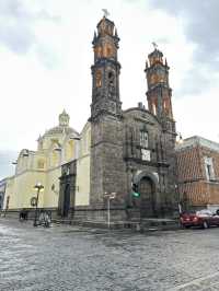 Puebla: Donde los Ángeles Cocinan, la Talavera Brilla y la Historia Resplandece