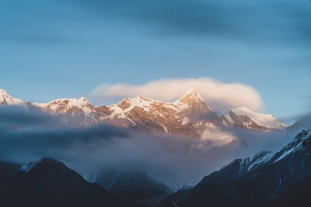 藏地秘境！與雪山共舞的極致浪漫