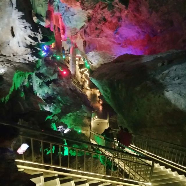 探秘通山隱水洞,咸寧必打卡的地下仙境! 探秘通山隱水洞,咸寧必打卡的地下仙境!