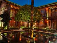 睡在麗江的星空下,與納西老木頭說晚安。