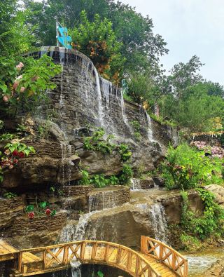 Linyi family fun at the fantasy park