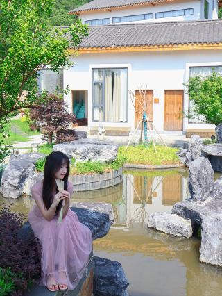 Hidden Courtyard Elegant Residence, sleeping by the creek