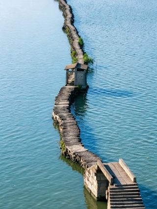 Enjoying Natural Scenery, Rivers, Lakes, and Beautiful Views.
Think Shaoxing is Only About Lu Xun? The Entire City is Actually a Water Town Steeped in Song Dynasty Charm!