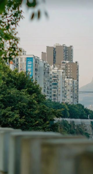 Stroll along the Sinan Wu River bank and enjoy the slow pace of this small town