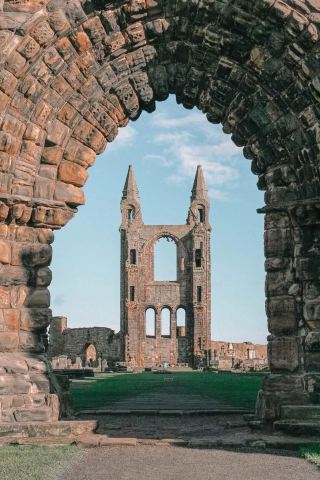Off-the-beaten-path medieval town route