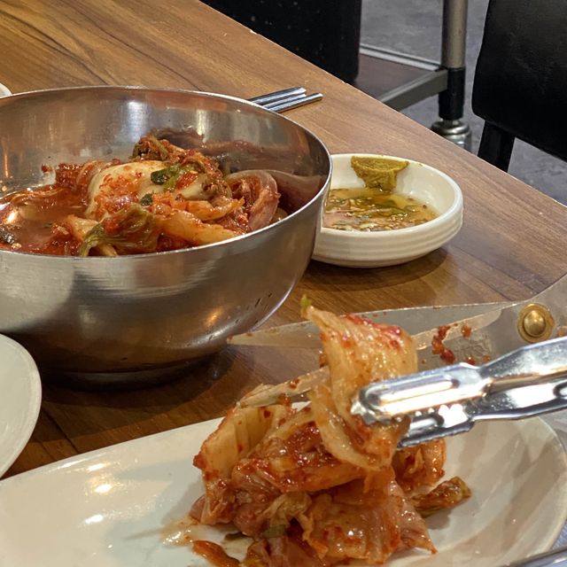 수육과 와인의 만남 🔥 민정식당 강추 💛