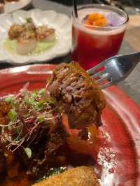 尖沙咀藝術主題酒店餐廳
