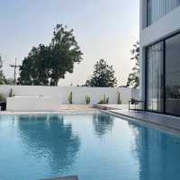 Pool villa