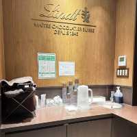 Taste more of Lindt in this Chocolat Boutique