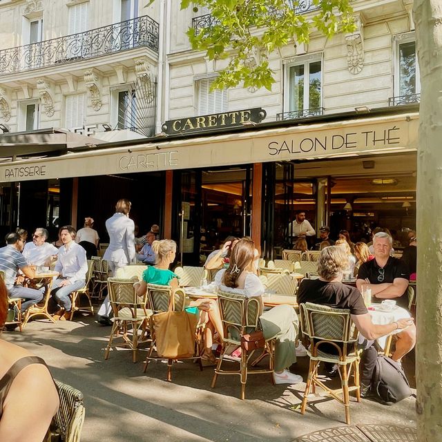 Trendy & Quintessential Parisian Cafe 🍮🥐