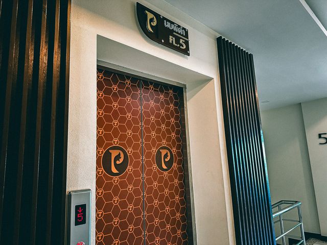 • Pura Nakhon Hotel : โรงแรมปุระนคร 🏩🛋️✨
