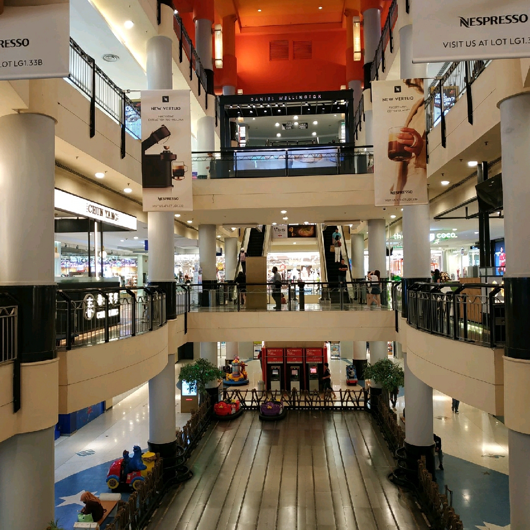 Sunway pyramid store daniel wellington