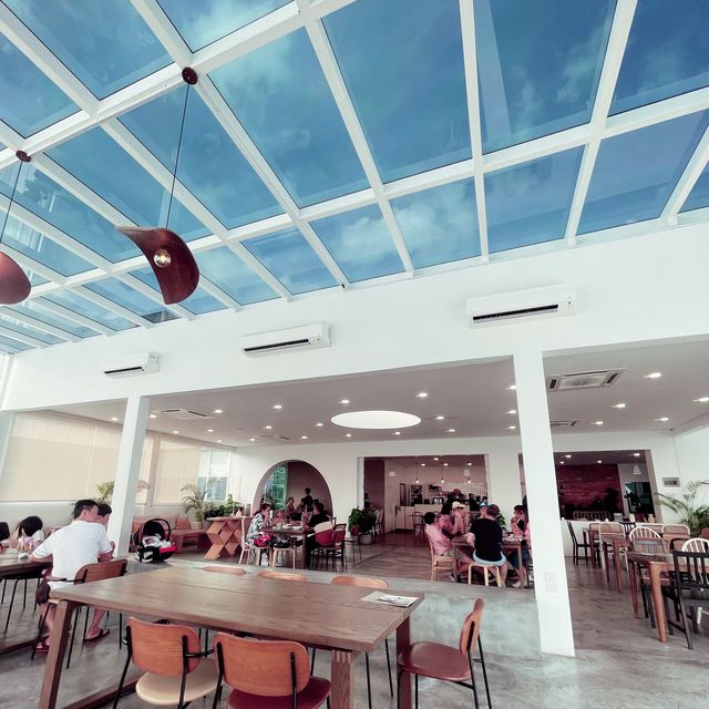 Scenic cafe by the sea 🏝️