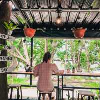 ร้านกาแฟชิคๆ บรรยากาศร่มรื่นในตัวเมืองภูเก็ต