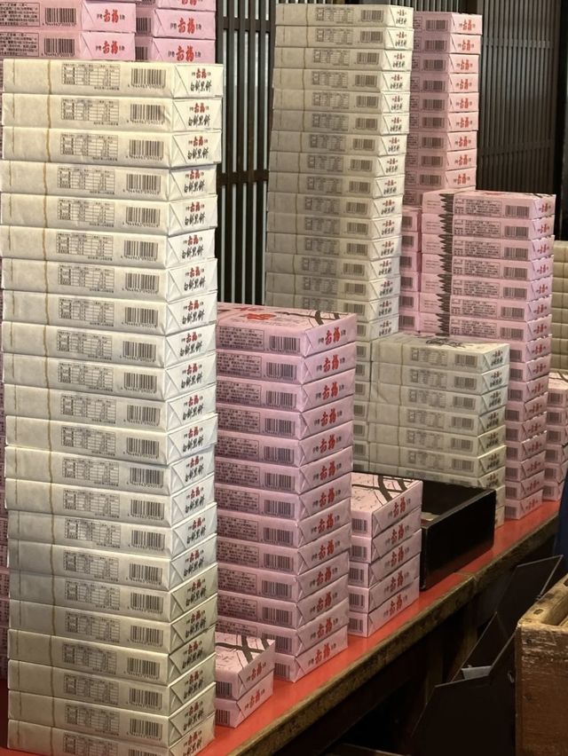 🇯🇵伊勢観光 おかげ横丁たべ歩き✨赤福本店 
