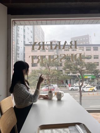 Korea/Seoul [Jung-gu] A stylish coffee shop within walking distance from Myeongdong!