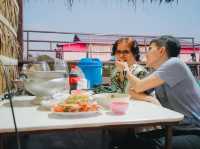 บ้านขุนสมุทรจีนโฮมสเตย์ - ผู้ใหญ่สมร เข่งสมุทร