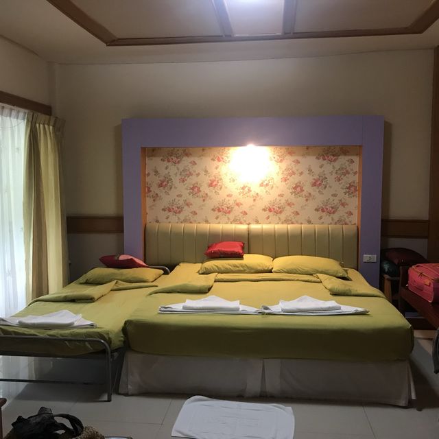 Coconut Beach Resort เกาะช้าง