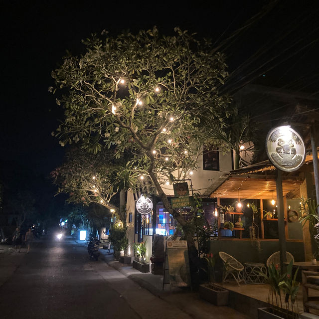 バリ島【夜のウブド地区】