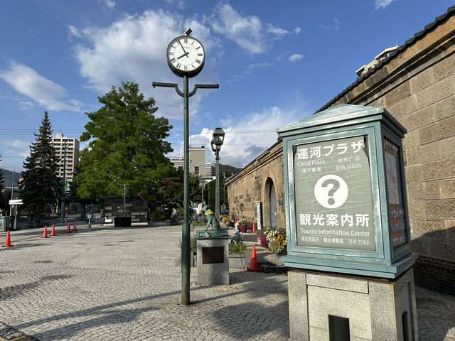 北海道・小樽。小樽の歴史・観光お土産が揃います『小樽市観光物産プラザ (運河プラザ)』