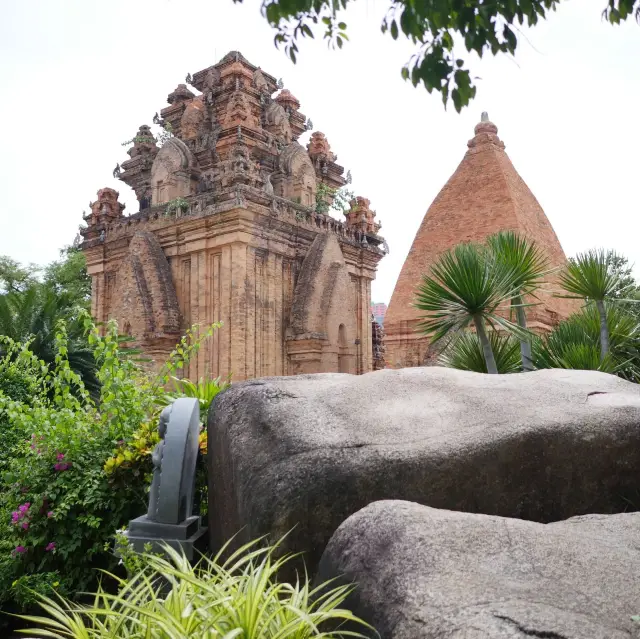 Ponagar Tower เที่ยวโบราณสถาน ญาจาง